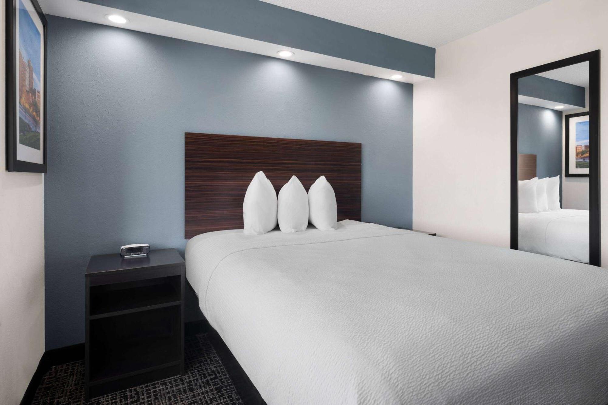 Hotel Baymont By Wyndham Boardman Extérieur photo